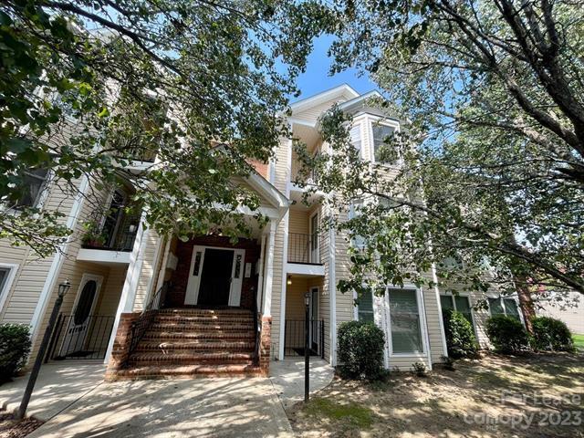 Foto principal - 10250 Rose Meadow Ln