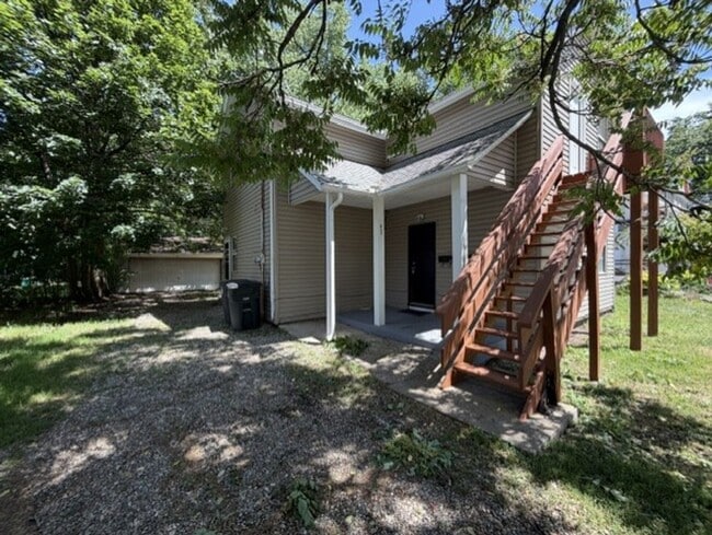 Building Photo - 653 Sherman St