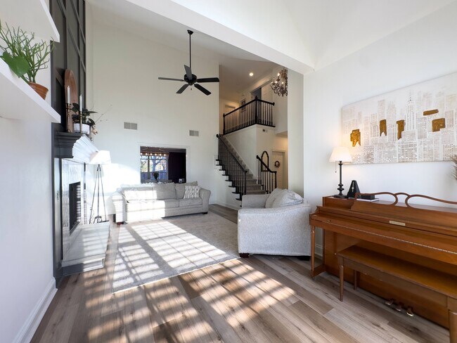 Foto del edificio - 1004 Tanbark Rd