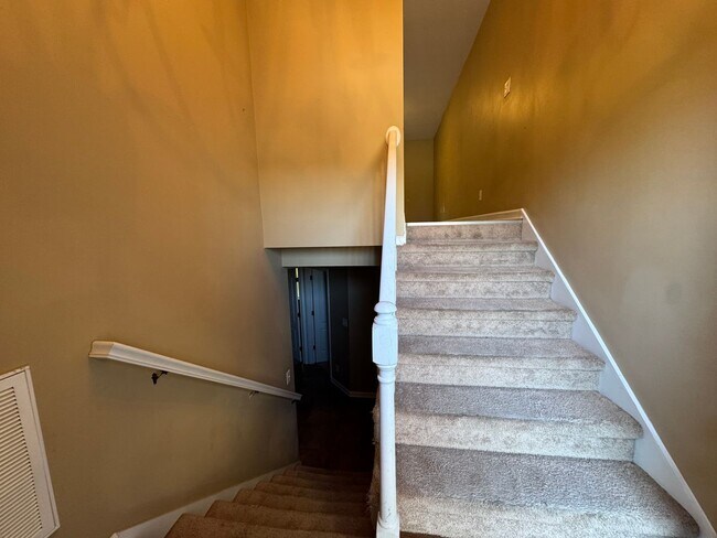 Foto del edificio - 1727 Thistlewood Dr