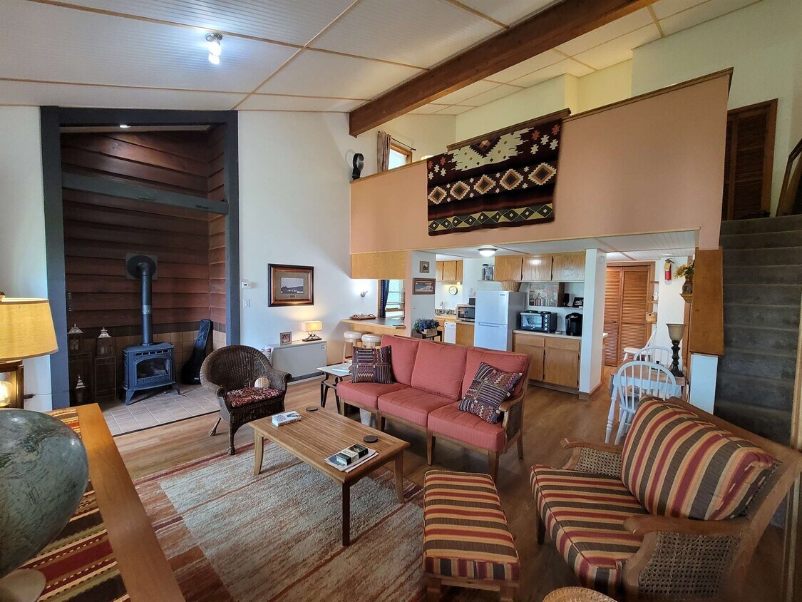 Foto principal - 102 Valley View Dr