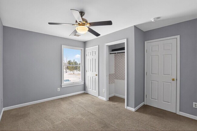 Foto del edificio - 40077 Big Chestnut Rd