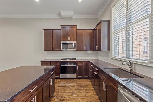 Foto del edificio - 643 S Cesar Chavez Blvd