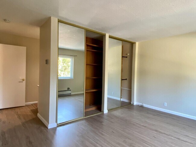 Building Photo - 860 Apricot Ave