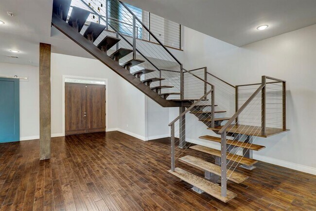 Building Photo - 2106 Nina Lee Ln