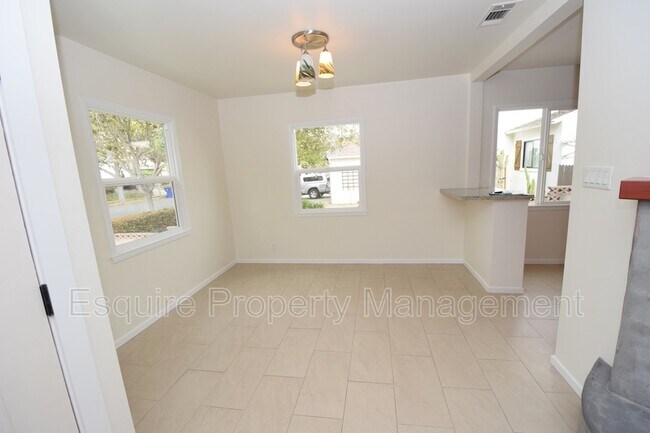 Building Photo - 3170 Trinity Dr