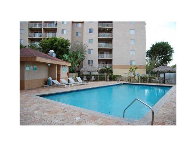 Foto del edificio - 15221 SW 80th St
