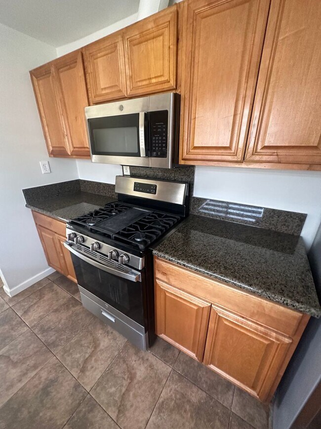 Building Photo - Single Family Home for Rent