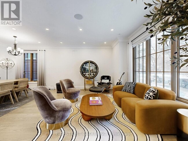 Building Photo - 31 Evergreen Gardens