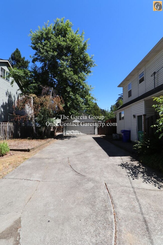 Building Photo - Charming 4 bedroom home in N. Portland wit...
