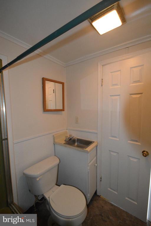 8 S Main St Unit 2, Smyrna, DE 19977 Room for Rent in Smyrna, DE