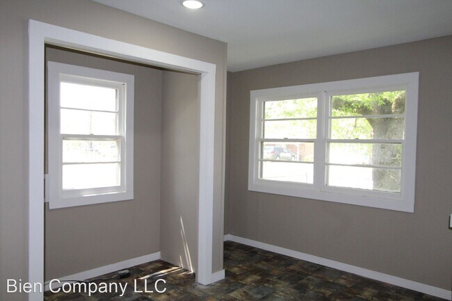 Building Photo - 3 br, 1 bath House - 508 W Fordyce