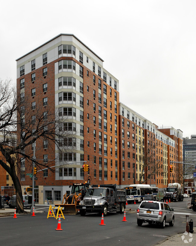 Building Photo - Courtlandt Corners II