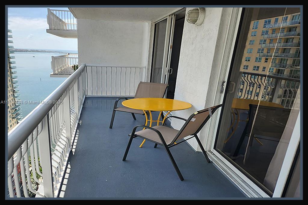 Foto principal - 1200 Brickell Bay Dr