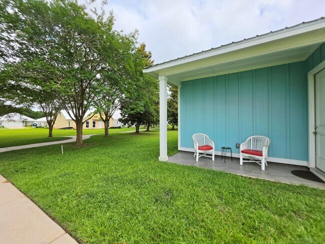 Building Photo - 8088 Carmel Cir