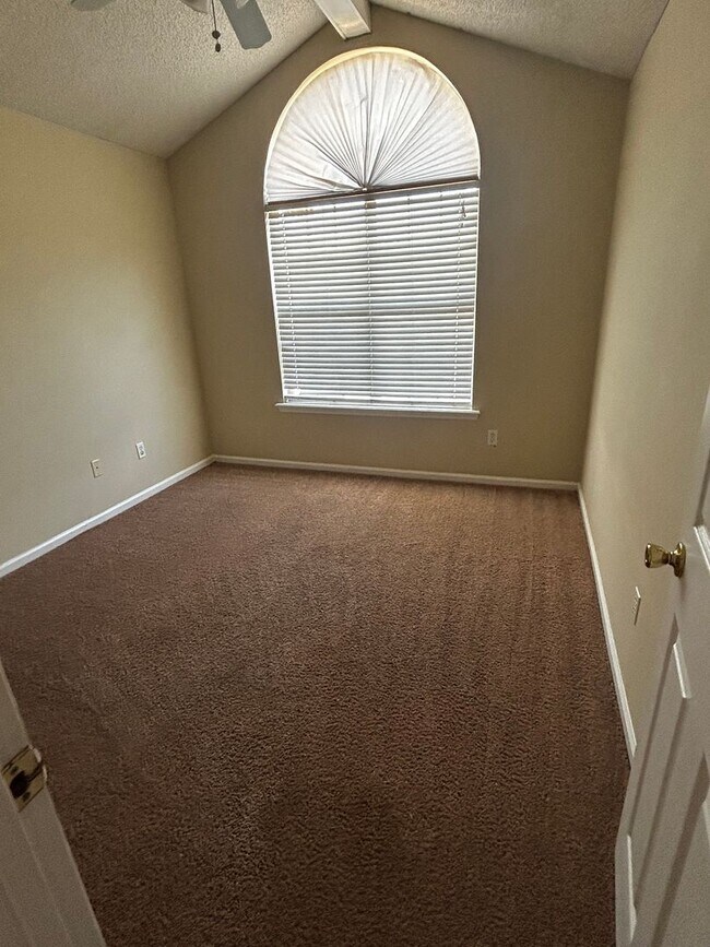 Foto del edificio - 4044 Chadwyck Dr