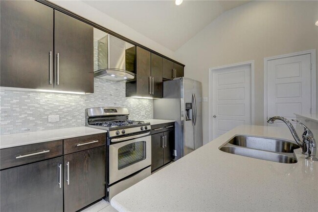 Building Photo - 12500 Piper Ct