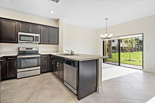 Building Photo - 6141 Bangalow Drive