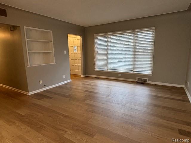 Foto del edificio - 5580 Sunnycrest Dr