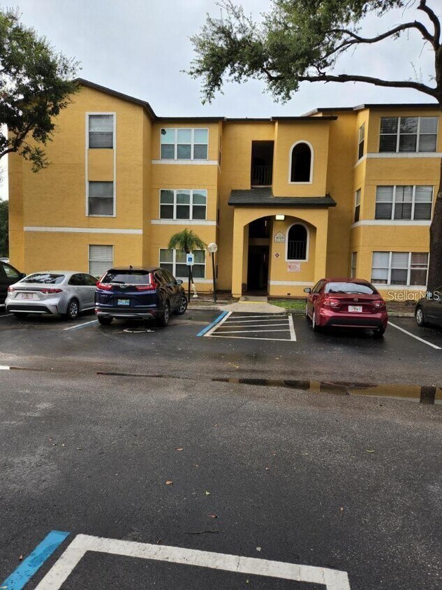 Foto principal - 4528 Commander Dr