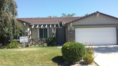 Building Photo - 4402 W Elowin Ave