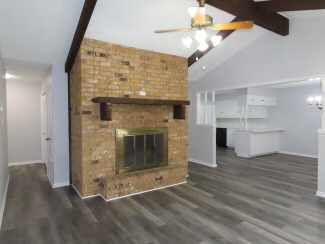 Foto del edificio - Whitehouse ISD - 3 Bedroom, 2 Bath Duplex, Lawn Care Provided!