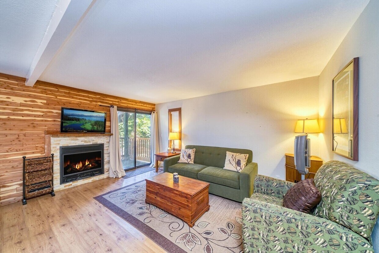 Primary Photo - 1300 Regency Way