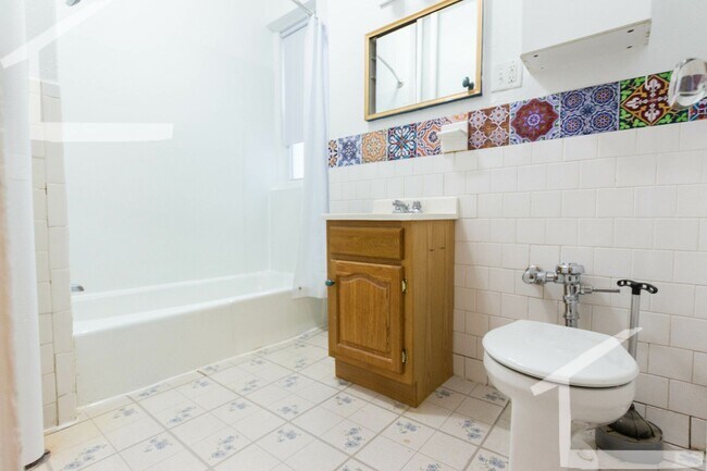 Foto del edificio - Nicely updated 1 bed in a prime location n...