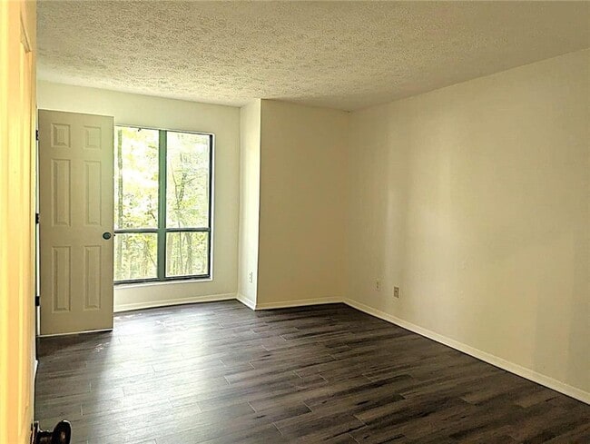 Building Photo - 101 Warm Springs Cir
