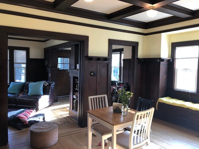 Foto del edificio - 3042 Halcyon Ct