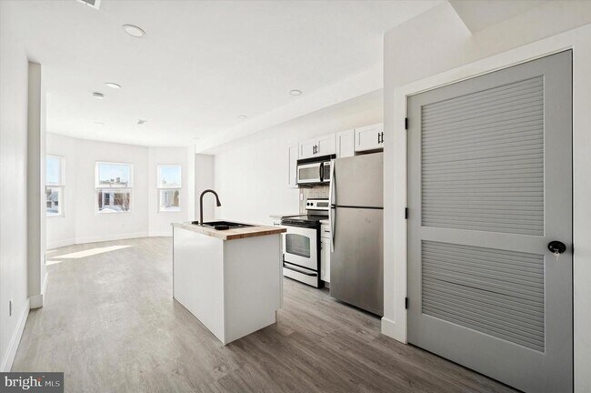 Building Photo - 32 S 62nd St