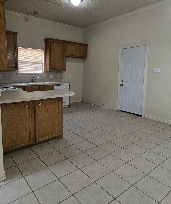 Building Photo - 5117 Albany Ave