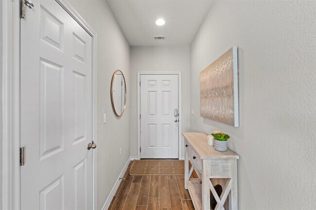 Foto del edificio - 11910 Clayton Creek Ave