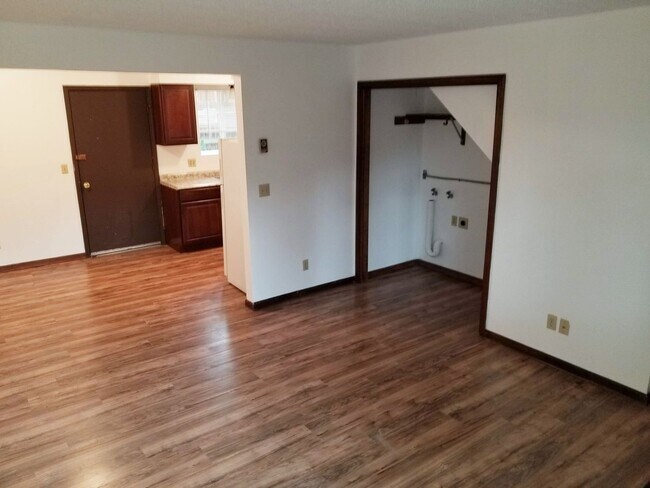 Foto del edificio - $200 OFF 1st Month! Updated 2 Bed, 1 Bath Townhouse next to NAU!! Students & Sm. Pets OK !! Avail...