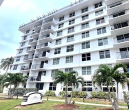 Building Photo - 1009 N Ocean Blvd