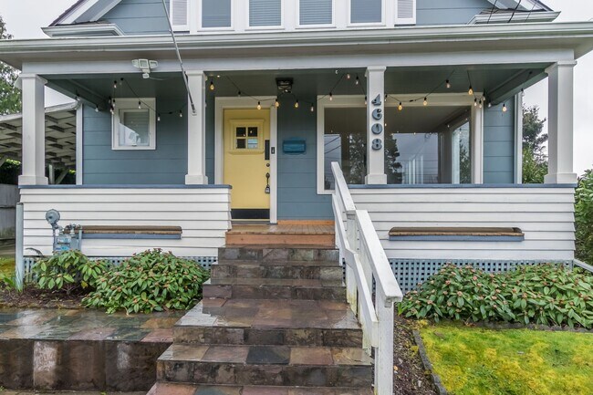 Foto del edificio - Charming Tacoma Craftsman!