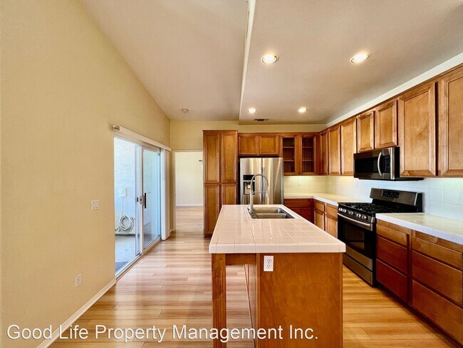 Foto del edificio - 2 br, 2 bath House - 11913 Miro Cir