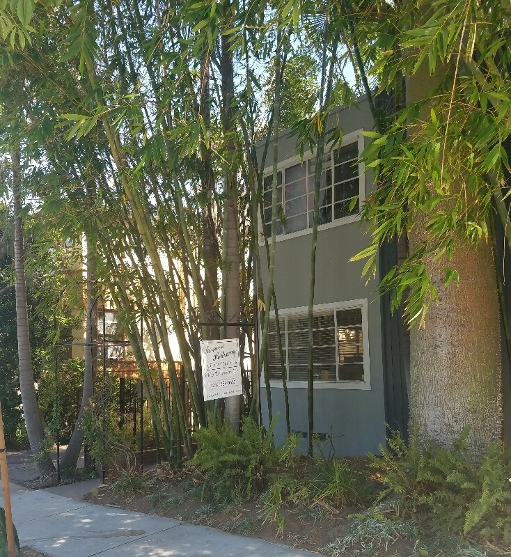 Foto principal - 8616 Holloway Dr