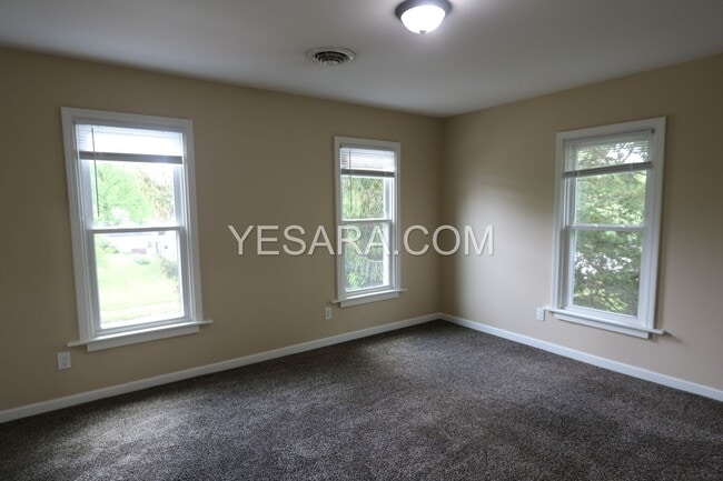 Building Photo - 421 S Garfield Ave