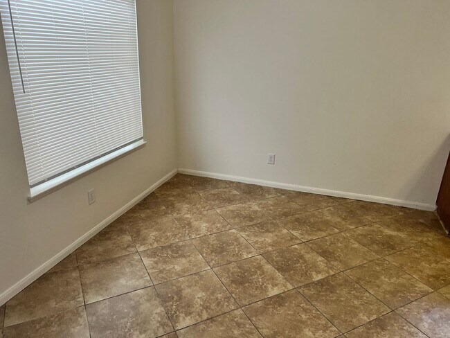 Foto del edificio - 5409 Tupper Ct