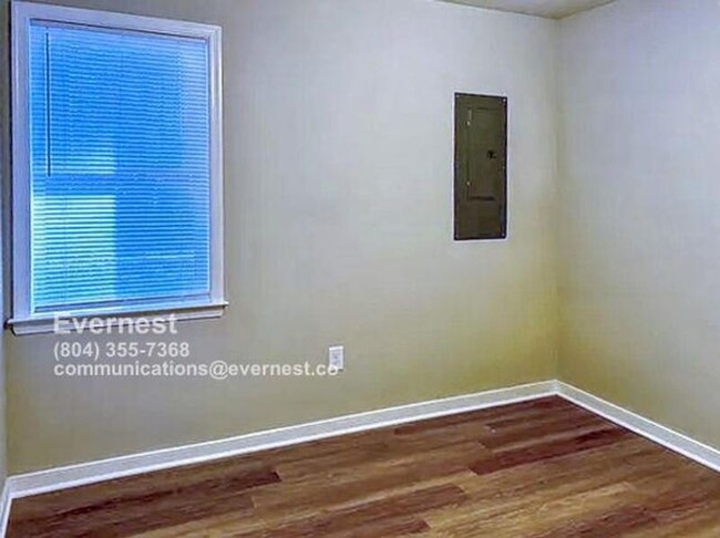Foto del edificio - 15815 Meridian Ave