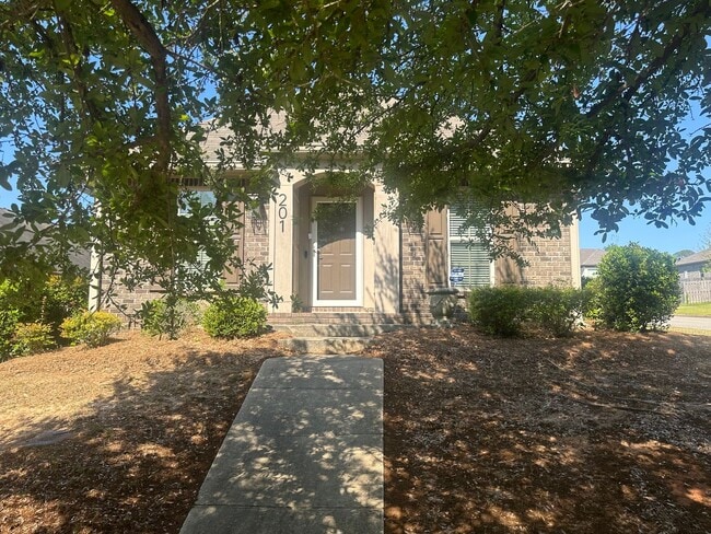 Building Photo - 3 BR/2 BA with Updated Features!