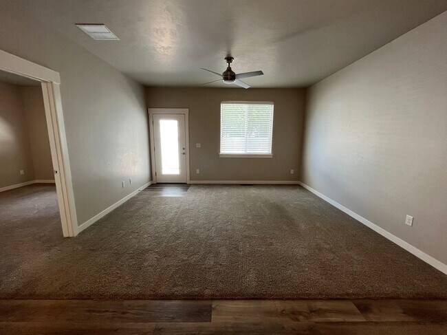 Building Photo - 6348 W Tierra Ln