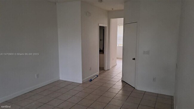 Foto del edificio - 3 br, 3.5 bath House - 2150 Shoma Dr # 226