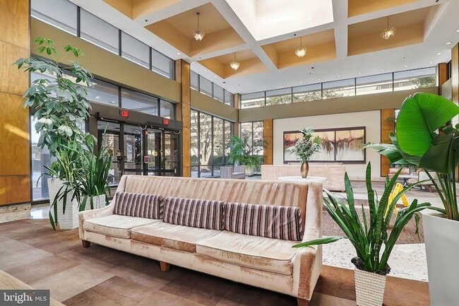 Photo - 3709 S George Mason Dr Apartment