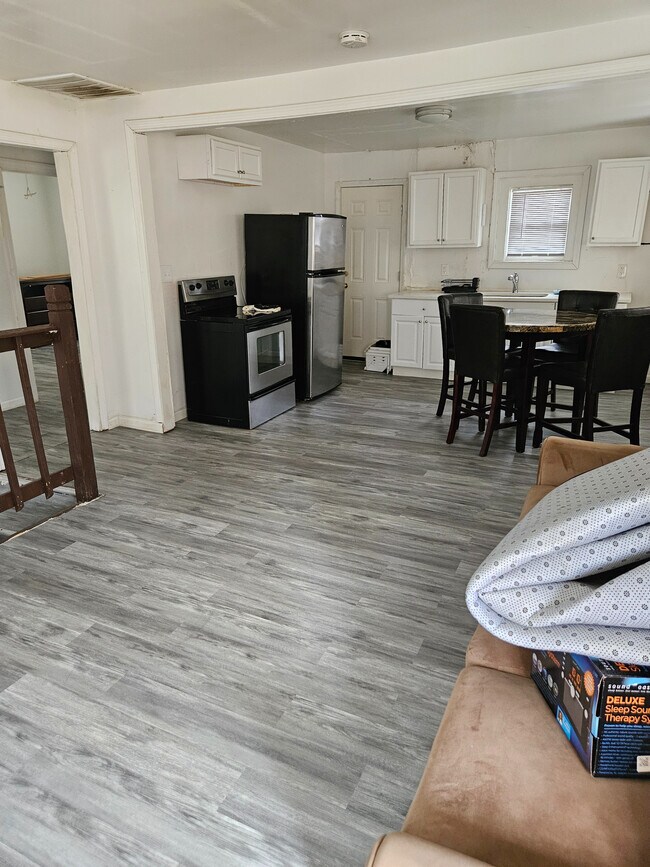 Building Photo - Room in Duplex on Whitaker Cir NW