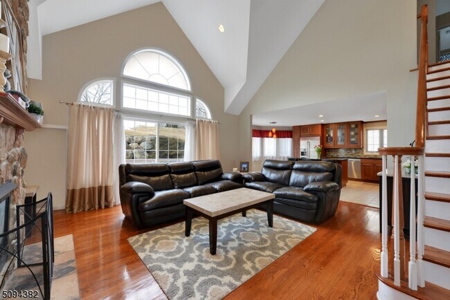 Foto del edificio - 25 Cypress Ln