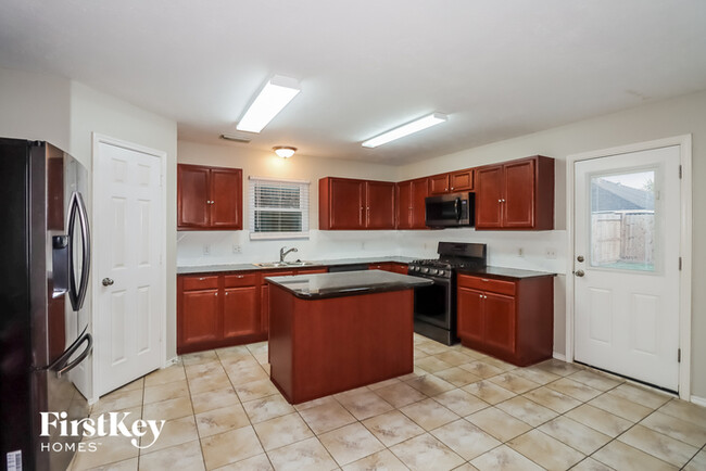 Foto del edificio - 10447 Falling Rapids Ct