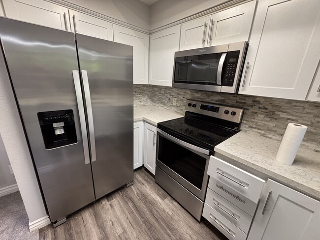 Building Photo - 7972 Mission Center Ct