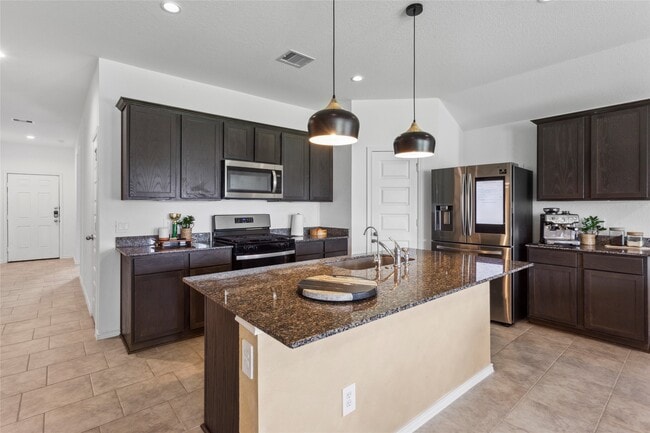 Building Photo - 7510 Carson Ct